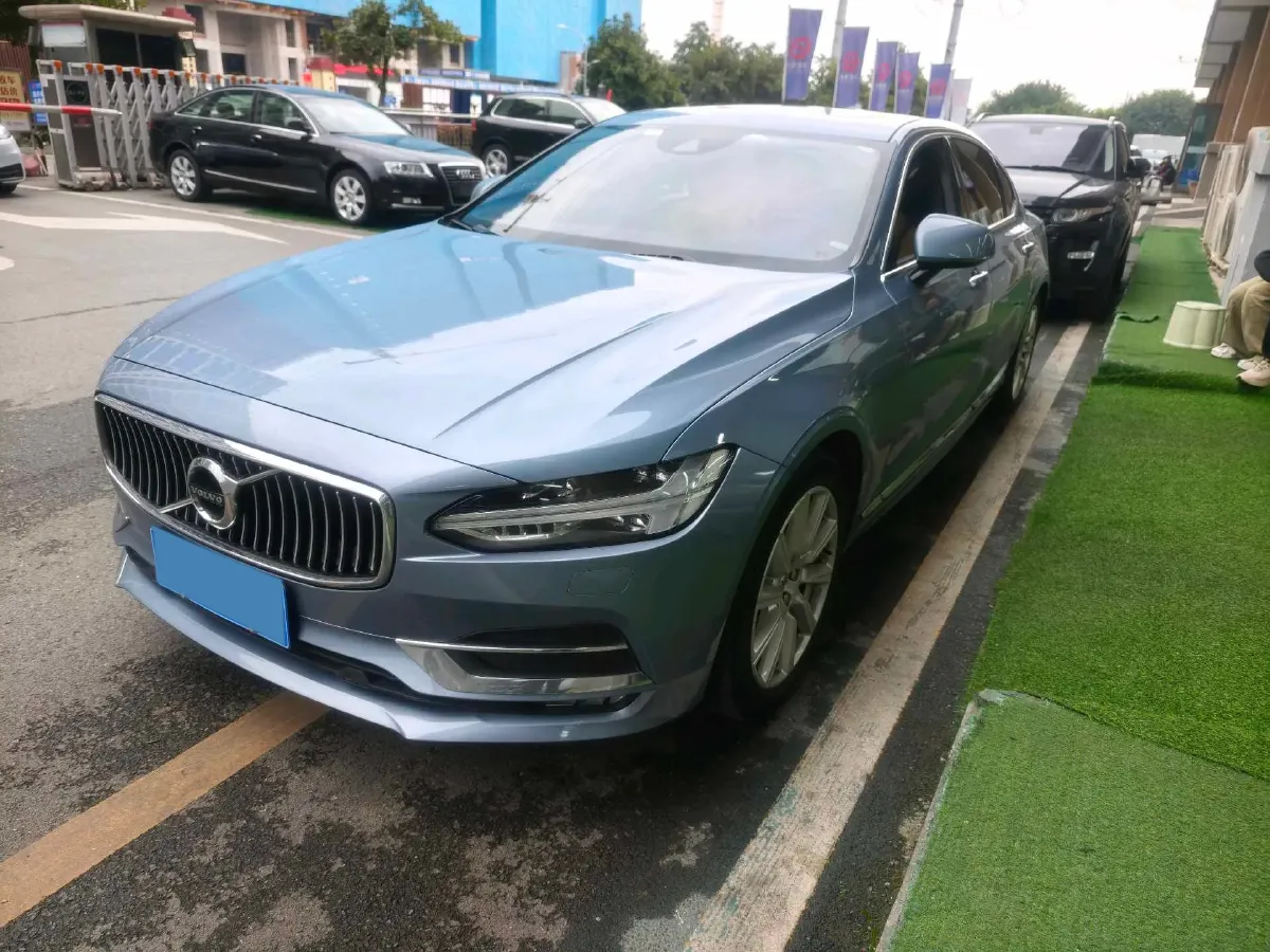 2020 Volvo S90 2.0T 254HP L4 8AT,autocango,china used car exporter,china ev exporter,chinese used car exporter,chinese used ev exporter