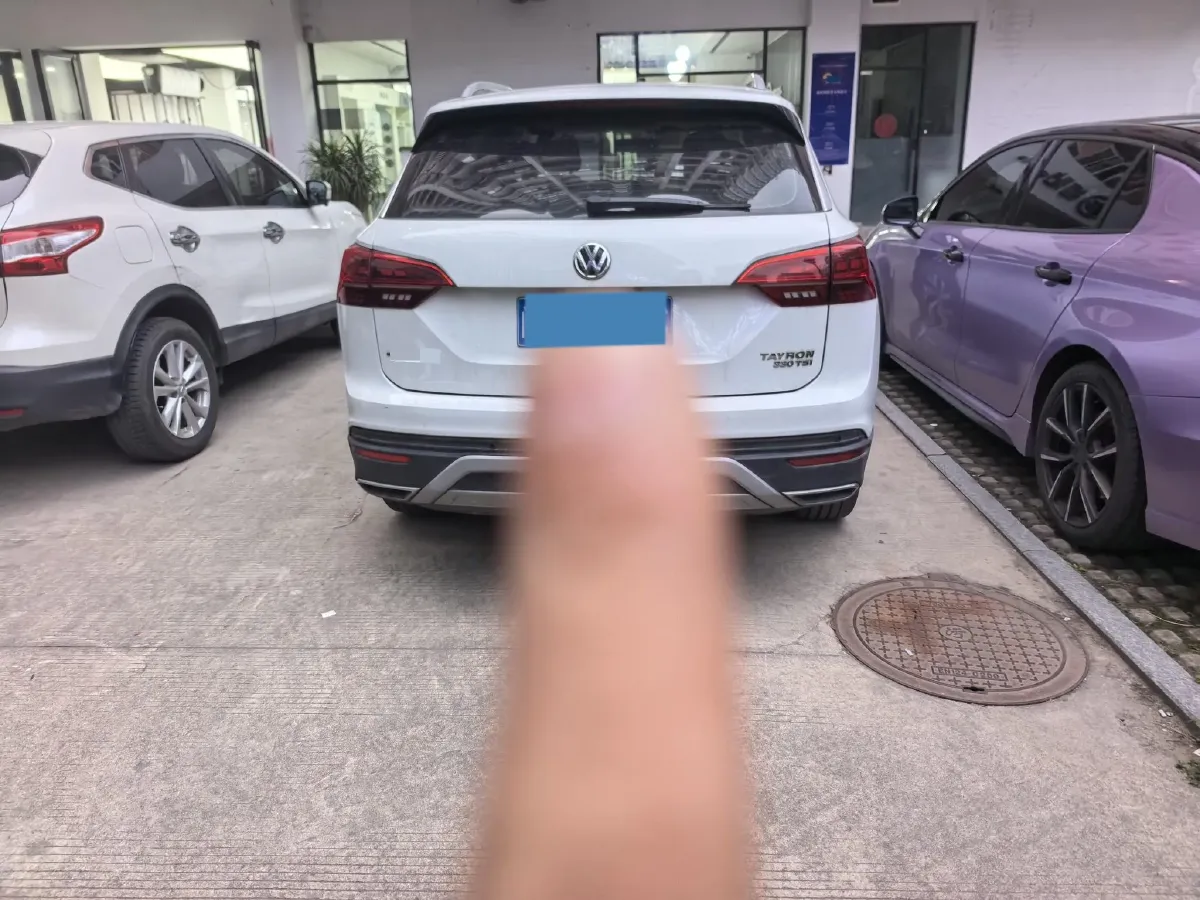 2019 Jeep Cherokee 2.0T 234HP L4 9AT,autocango,china used car exporter,china ev exporter,chinese used car exporter,chinese used ev exporter