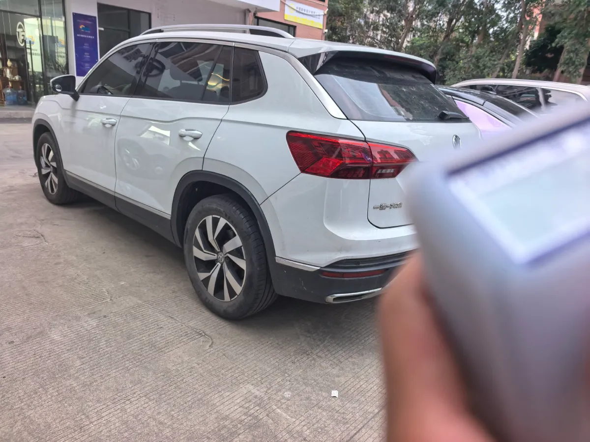 2019 Jeep Cherokee 2.0T 234HP L4 9AT,autocango,china used car exporter,china ev exporter,chinese used car exporter,chinese used ev exporter