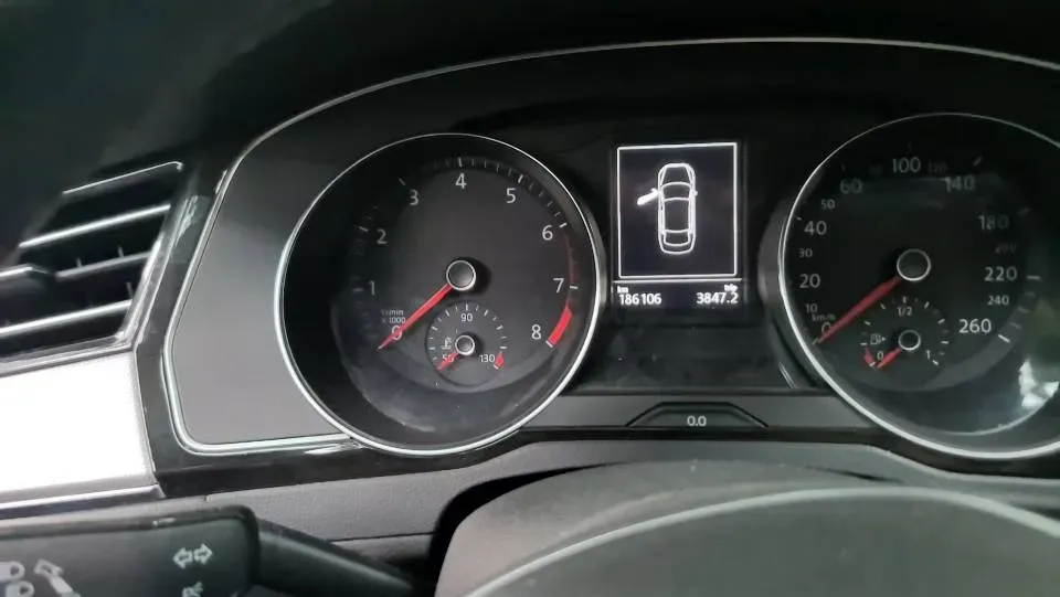 2018 Volkswagen Magotan 1.8T 180HP L4 7DCT,autocango,china used car exporter,china ev exporter,chinese used car exporter,chinese used ev exporter