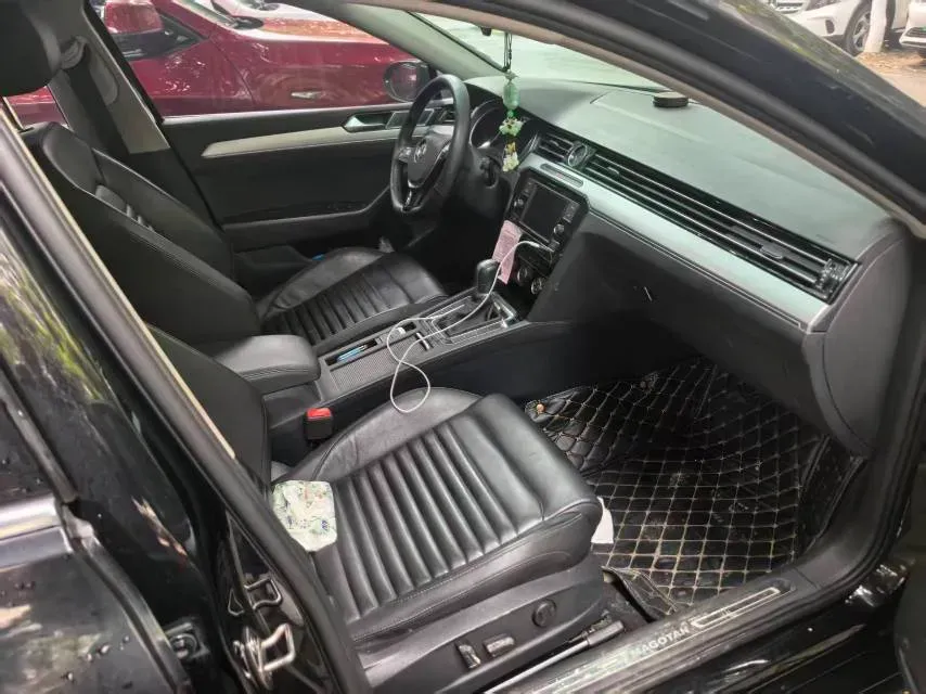 2018 Volkswagen Magotan 1.8T 180HP L4 7DCT,autocango,china used car exporter,china ev exporter,chinese used car exporter,chinese used ev exporter