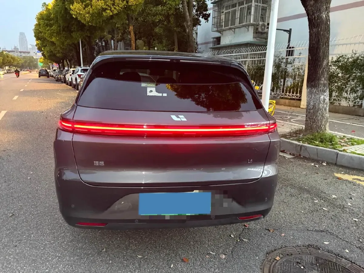 2025 Li L6 Range Extended 154HP L4 REEV,autocango,china used car exporter,china ev exporter,chinese used car exporter,chinese used ev exporter
