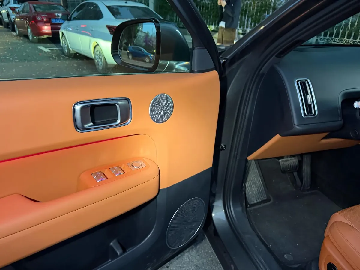 2025 Li L6 Range Extended 154HP L4 REEV,autocango,china used car exporter,china ev exporter,chinese used car exporter,chinese used ev exporter