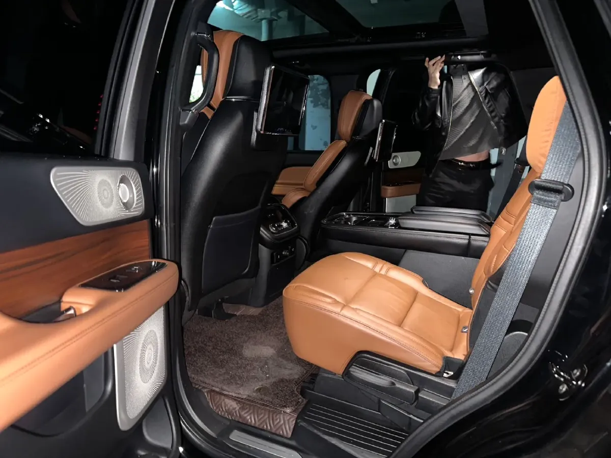 2018 Lincoln Navigator 3.5T 415HP V6 10AT,autocango,china used car exporter,china ev exporter,chinese used car exporter,chinese used ev exporter