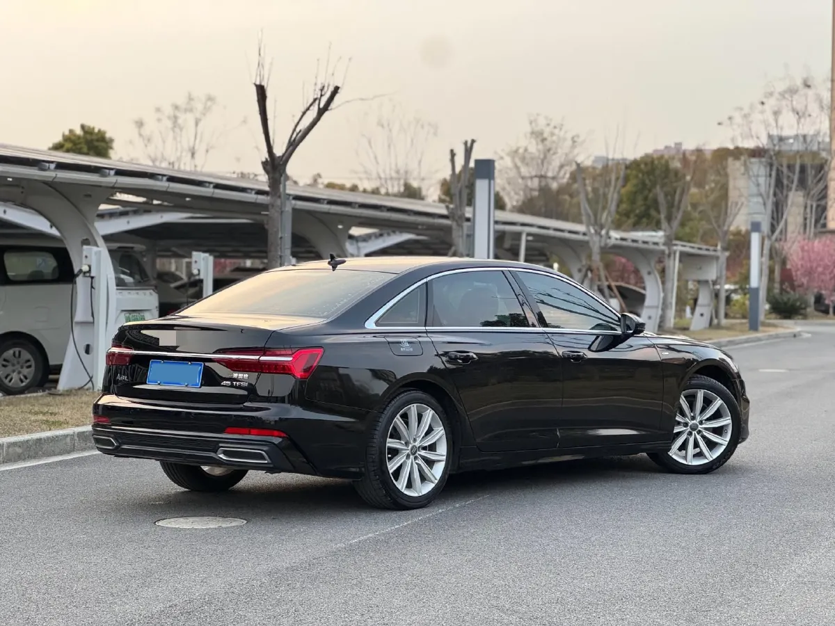 2020 Audi A6L 2.0T 224HP L4 7DCT,autocango,china used car exporter,china ev exporter,chinese used car exporter,chinese used ev exporter