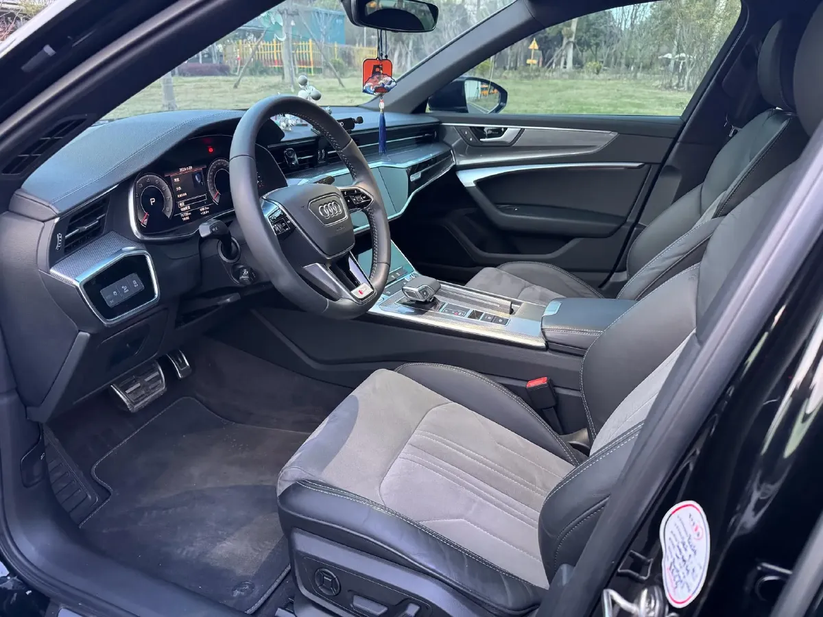 2020 Audi A6L 2.0T 224HP L4 7DCT,autocango,china used car exporter,china ev exporter,chinese used car exporter,chinese used ev exporter