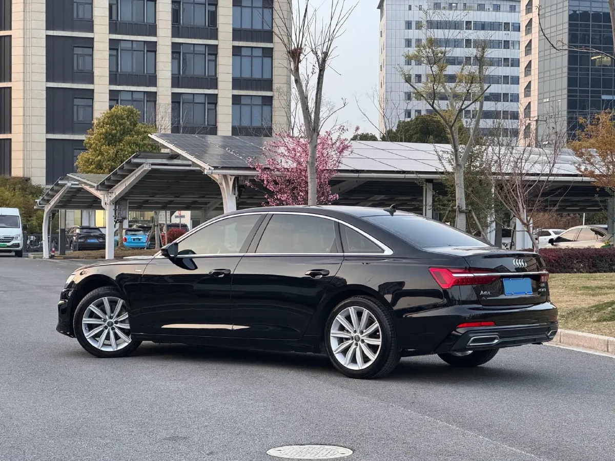 2020 Audi A6L 2.0T 224HP L4 7DCT,autocango,china used car exporter,china ev exporter,chinese used car exporter,chinese used ev exporter