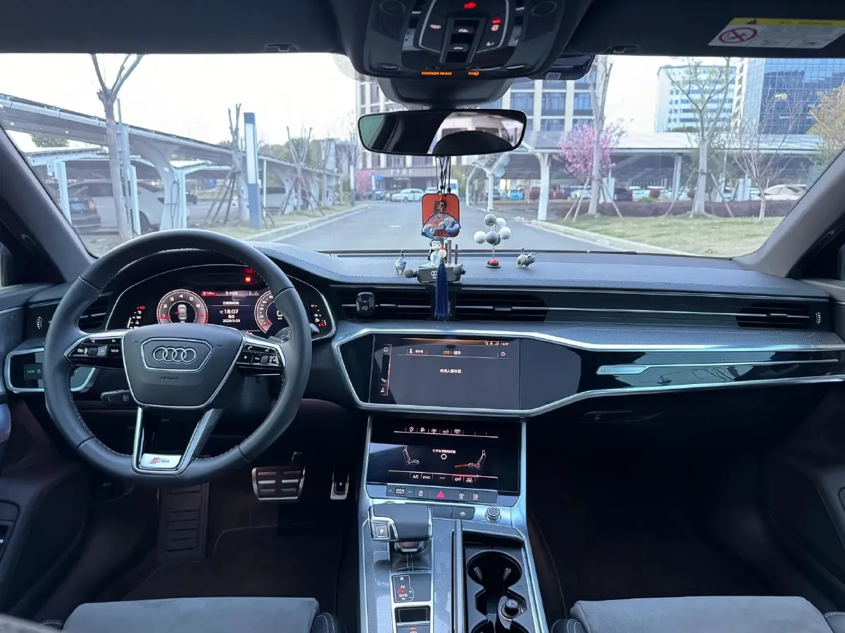 2020 Audi A6L 2.0T 224HP L4 7DCT,autocango,china used car exporter,china ev exporter,chinese used car exporter,chinese used ev exporter