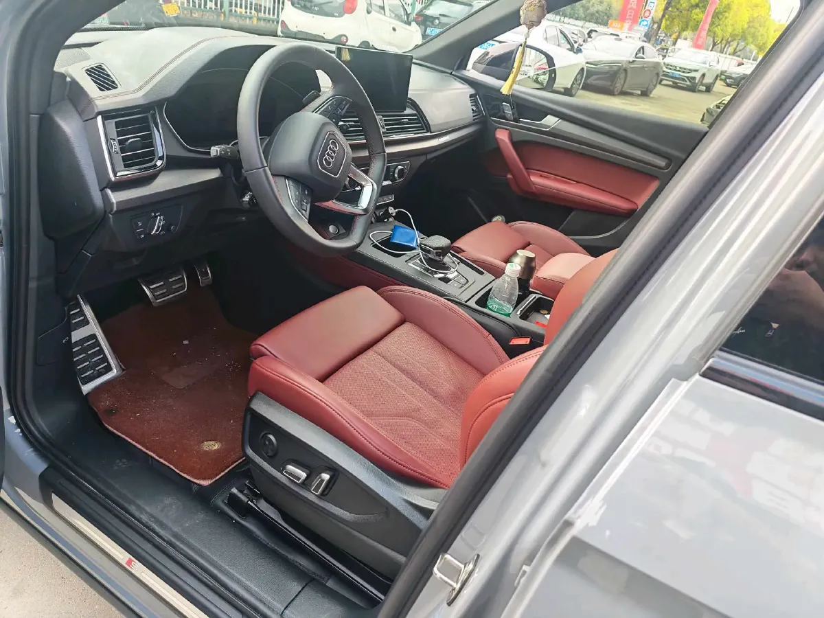 2024 Audi Q5L 2.0T 245HP L4 7DCT,autocango,china used car exporter,china ev exporter,chinese used car exporter,chinese used ev exporter