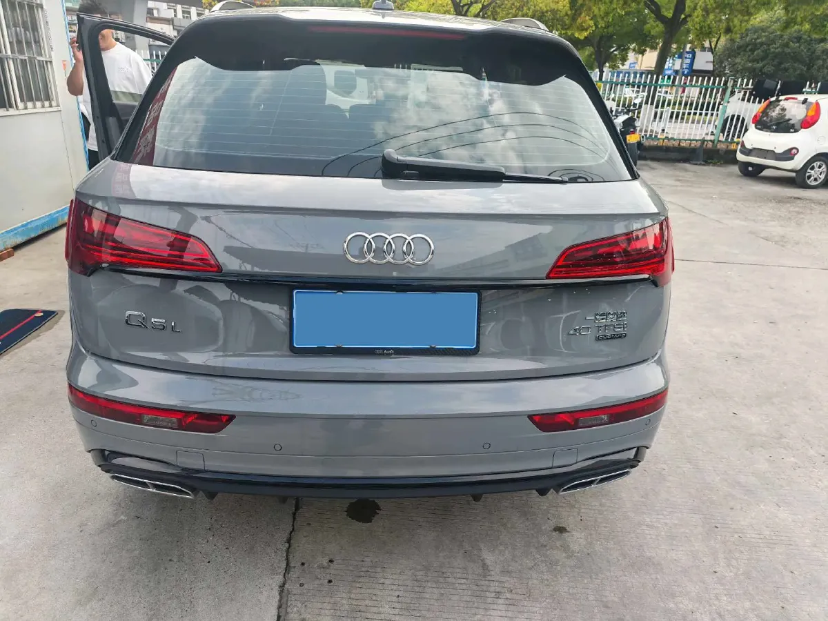 2024 Audi Q5L 2.0T 245HP L4 7DCT,autocango,china used car exporter,china ev exporter,chinese used car exporter,chinese used ev exporter