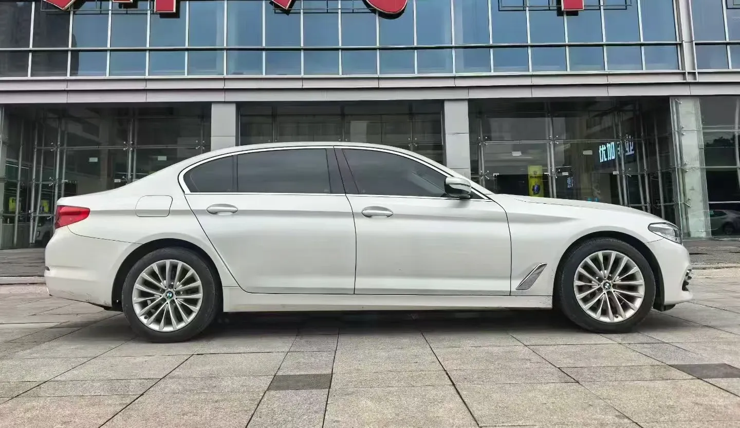 2020 BMW 5 Series 2.0T 252HP L4 8AT,autocango,china used car exporter,china ev exporter,chinese used car exporter,chinese used ev exporter