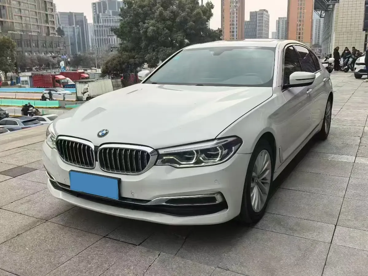 2020 BMW 5 Series 2.0T 252HP L4 8AT,autocango,china used car exporter,china ev exporter,chinese used car exporter,chinese used ev exporter