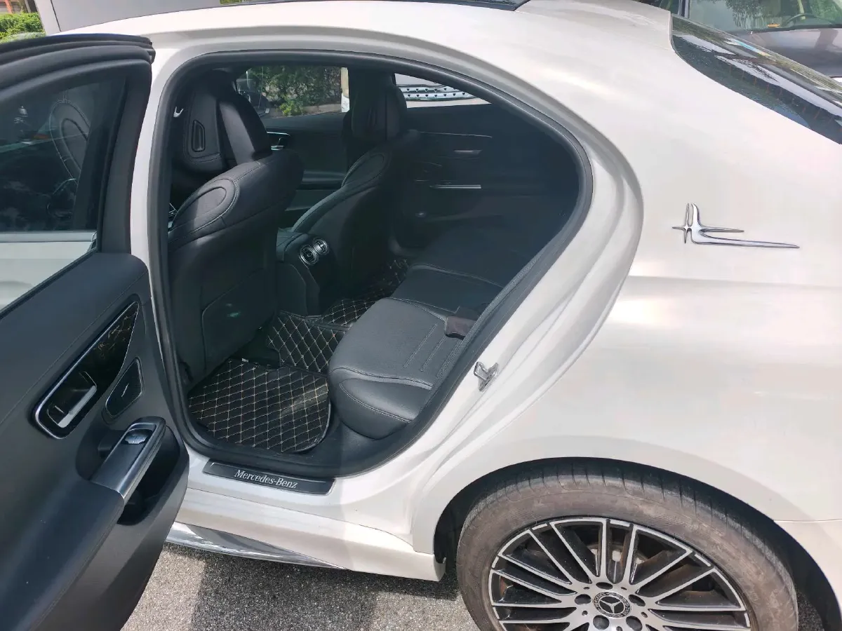 2024 Mercedes-Benz C Class 1.5T 204HP L4 9AT,autocango,china used car exporter,china ev exporter,chinese used car exporter,chinese used ev exporter