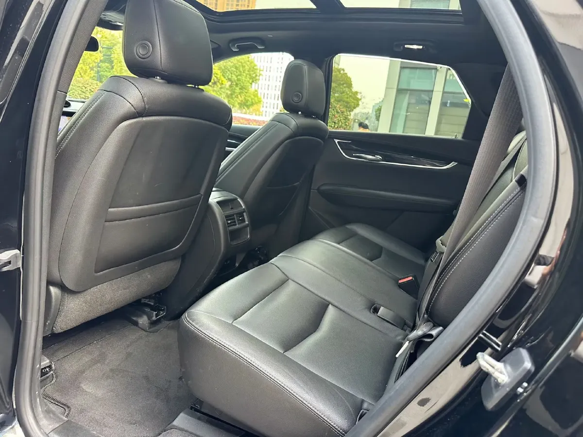 2021 Cadillac XT5 2.0T 237HP L4 9AT,autocango,china used car exporter,china ev exporter,chinese used car exporter,chinese used ev exporter