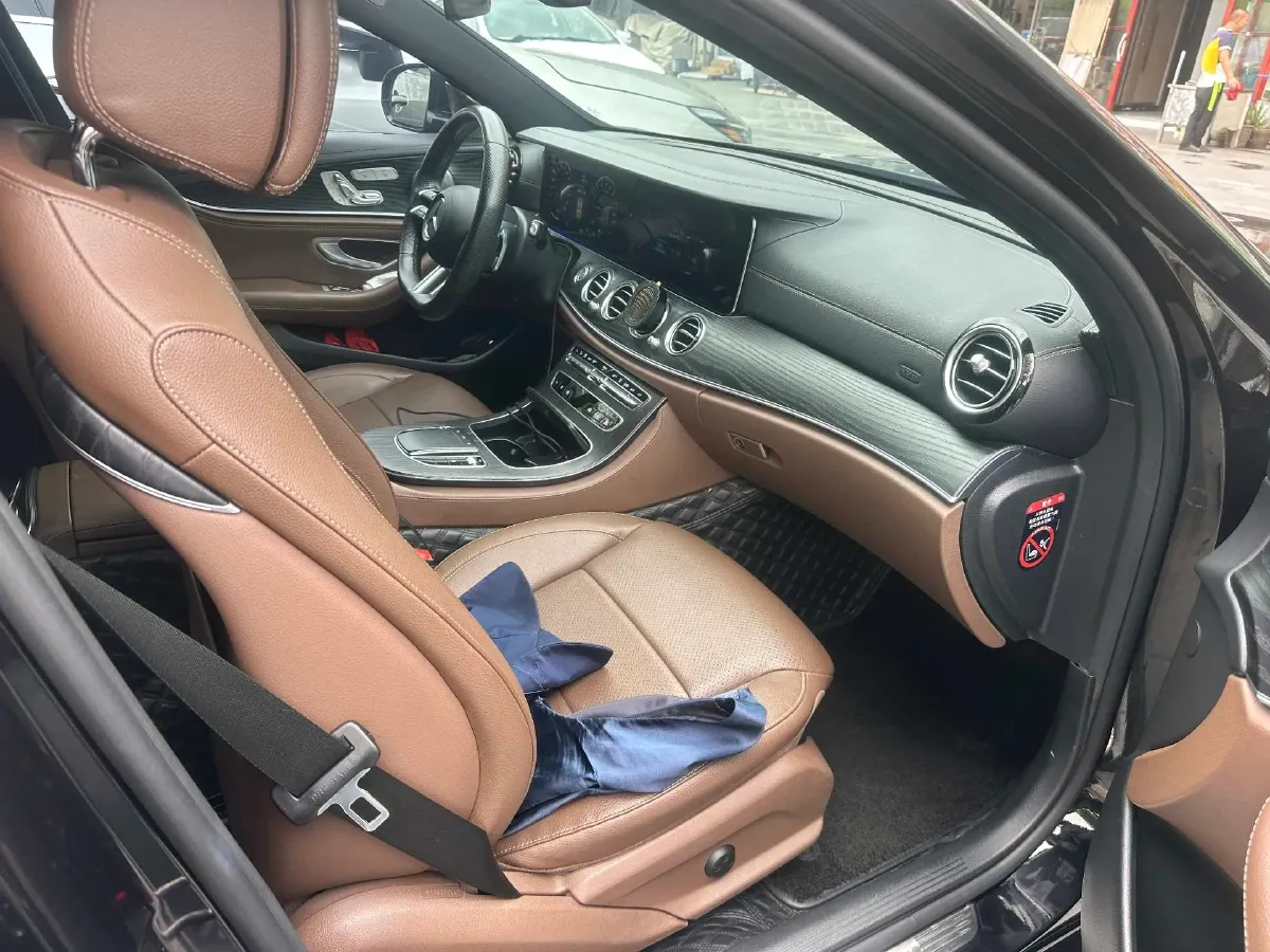 2022 Mercedes-Benz E Class 2.0T 211HP L4 9AT PHEV 25.4KWH,autocango,china used car exporter,china ev exporter,chinese used car exporter,chinese used ev exporter