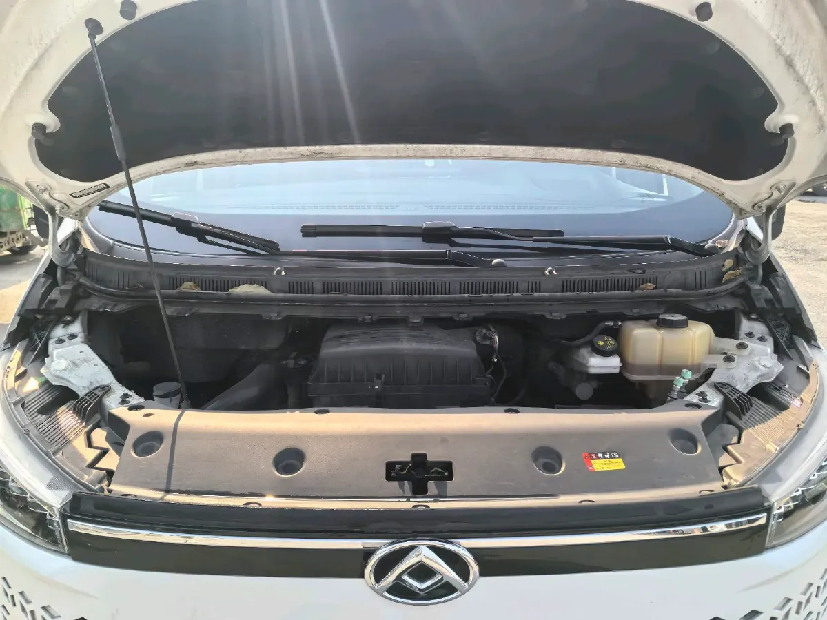 2023 MAXUS XinTu V70 2.0T 150HP L4 9AT,autocango,china used car exporter,china ev exporter,chinese used car exporter,chinese used ev exporter