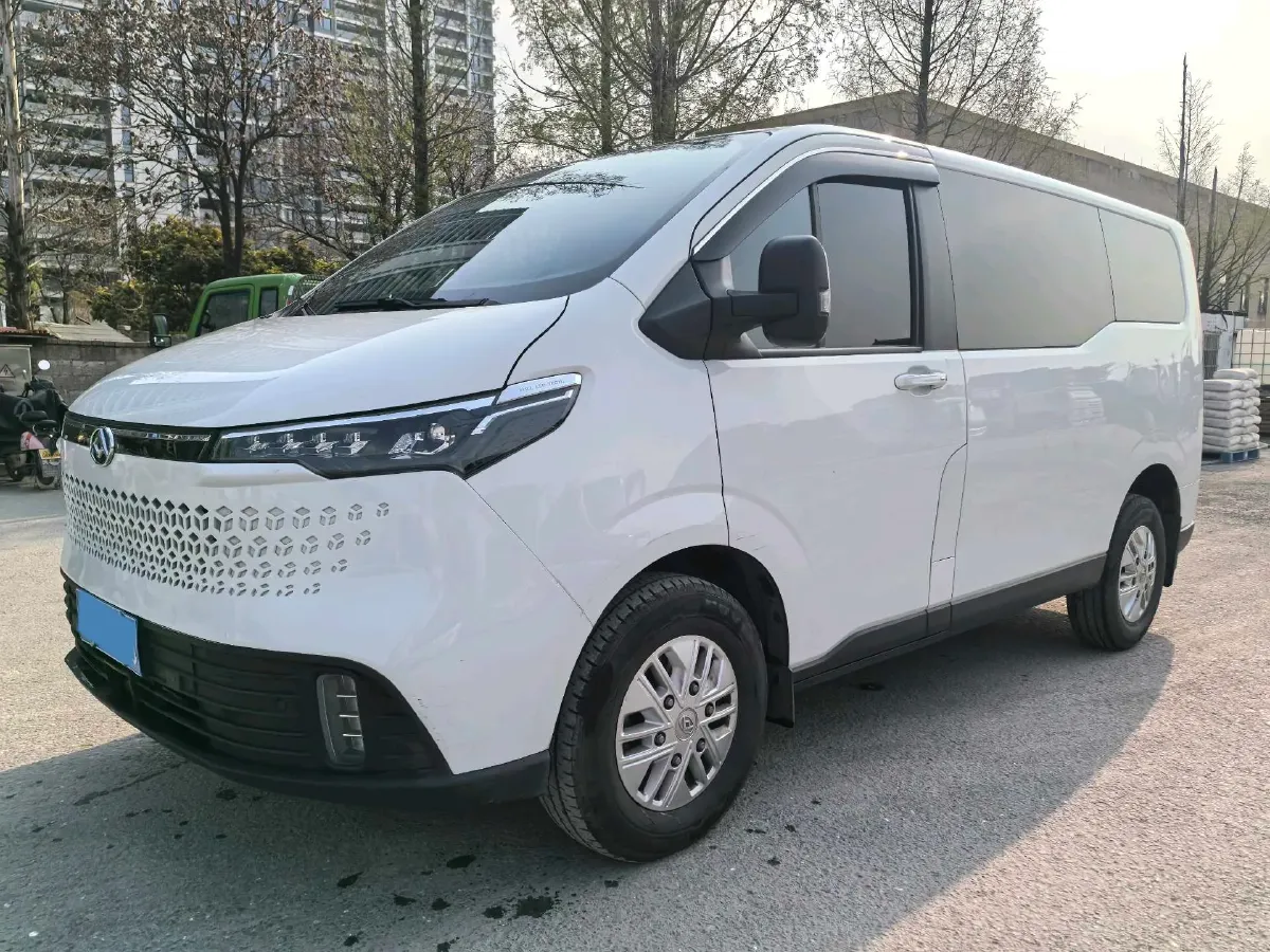 2023 MAXUS XinTu V70 2.0T 150HP L4 9AT,autocango,china used car exporter,china ev exporter,chinese used car exporter,chinese used ev exporter