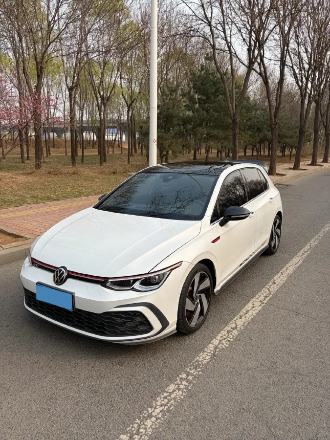 2023 Volkswagen GolfGTI 2.0T 220HP L4 7DCT,autocango,china used car exporter,china ev exporter,chinese used car exporter,chinese used ev exporter