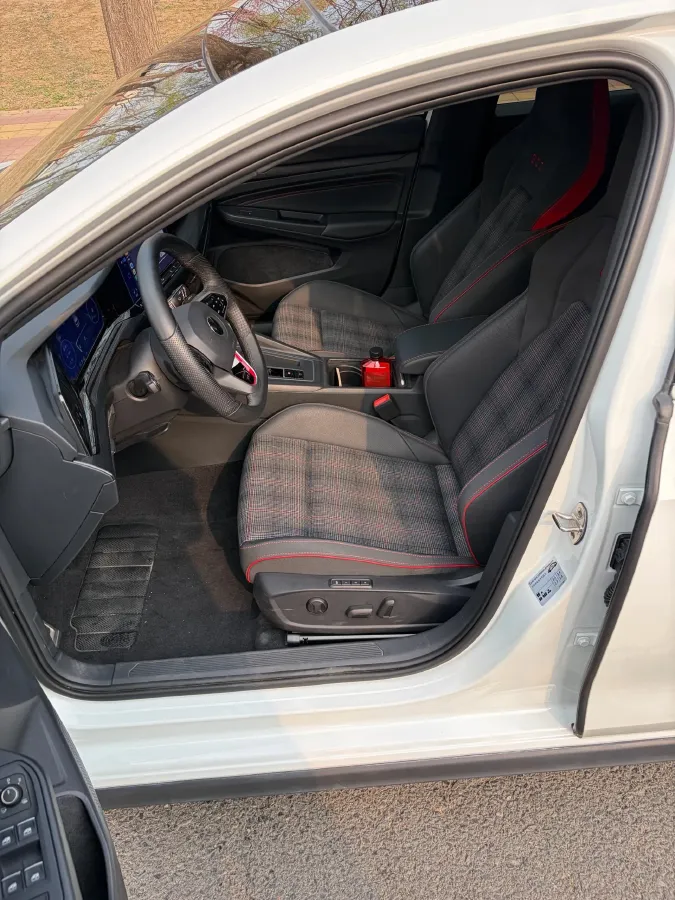 2023 Volkswagen GolfGTI 2.0T 220HP L4 7DCT,autocango,china used car exporter,china ev exporter,chinese used car exporter,chinese used ev exporter