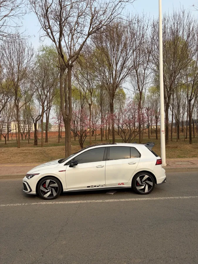 2023 Volkswagen GolfGTI 2.0T 220HP L4 7DCT,autocango,china used car exporter,china ev exporter,chinese used car exporter,chinese used ev exporter