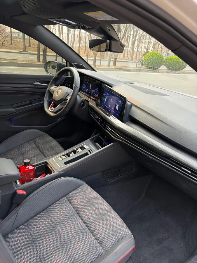 2023 Volkswagen GolfGTI 2.0T 220HP L4 7DCT,autocango,china used car exporter,china ev exporter,chinese used car exporter,chinese used ev exporter