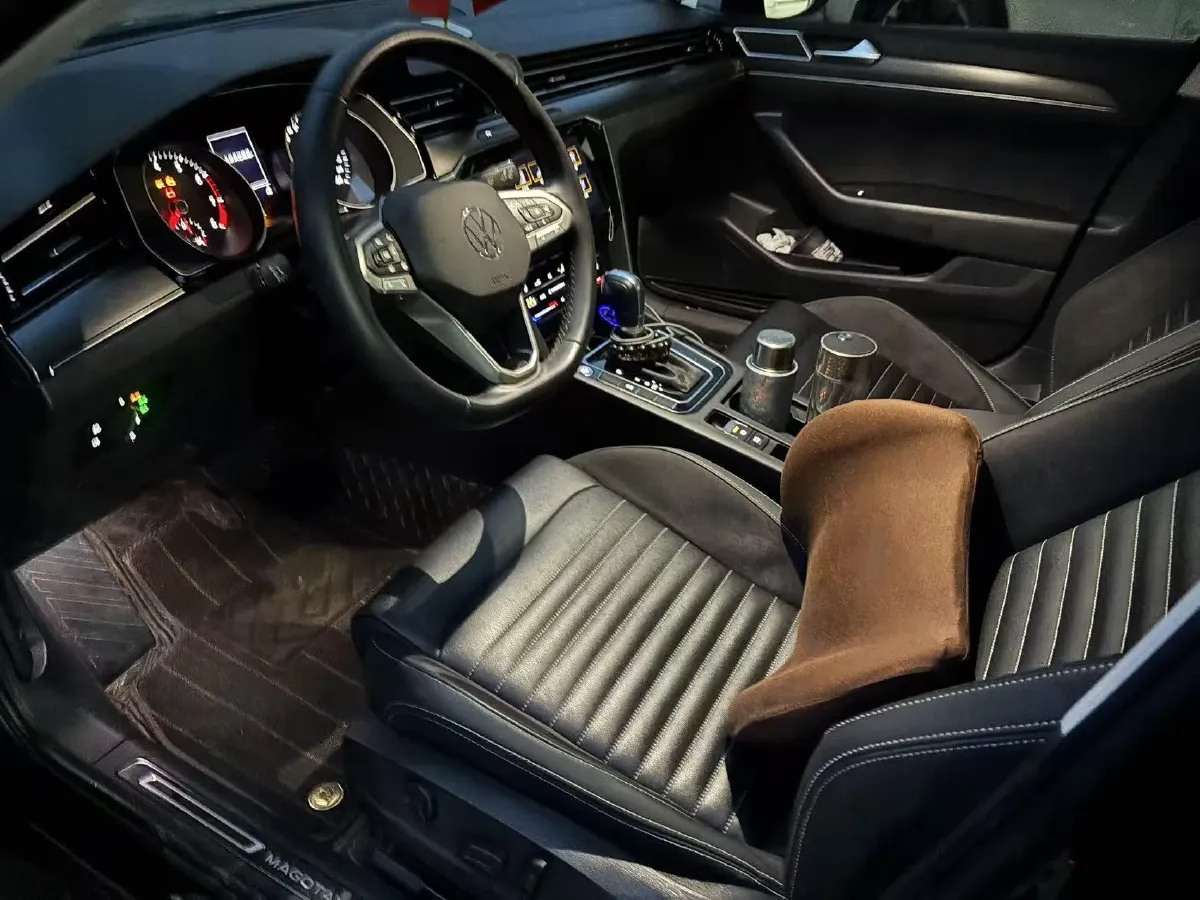 2020 Volkswagen Magotan 2.0T 186HP L4 7DCT,autocango,china used car exporter,china ev exporter,chinese used car exporter,chinese used ev exporter