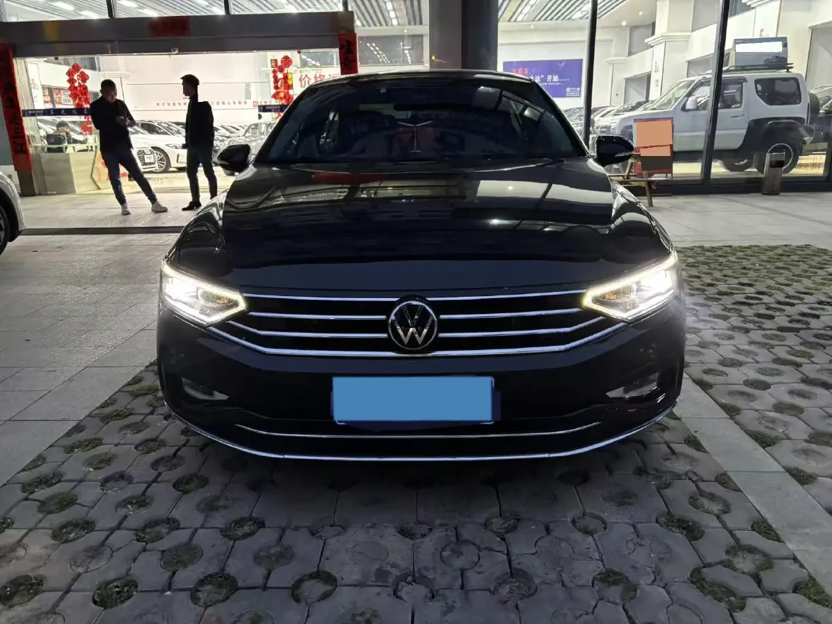 2020 Volkswagen Magotan 2.0T 186HP L4 7DCT,autocango,china used car exporter,china ev exporter,chinese used car exporter,chinese used ev exporter