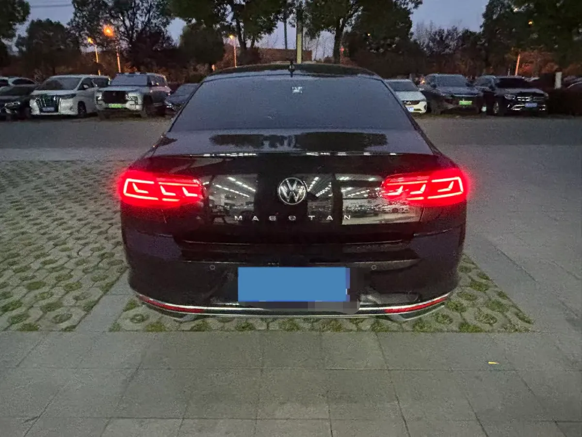 2020 Volkswagen Magotan 2.0T 186HP L4 7DCT,autocango,china used car exporter,china ev exporter,chinese used car exporter,chinese used ev exporter