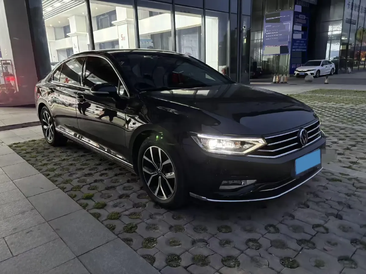 2020 Volkswagen Magotan 2.0T 186HP L4 7DCT,autocango,china used car exporter,china ev exporter,chinese used car exporter,chinese used ev exporter