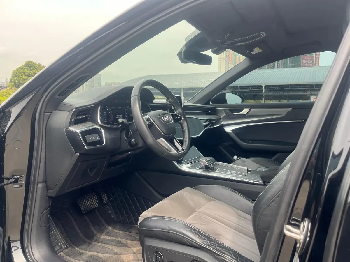 2020 Audi A6L 2.0T 252HP L4 7DCT PHEV 14.1KWH,autocango,china used car exporter,china ev exporter,chinese used car exporter,chinese used ev exporter