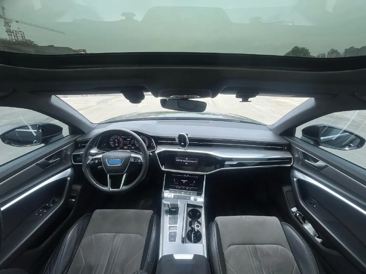 2020 Audi A6L 2.0T 252HP L4 7DCT PHEV 14.1KWH,autocango,china used car exporter,china ev exporter,chinese used car exporter,chinese used ev exporter