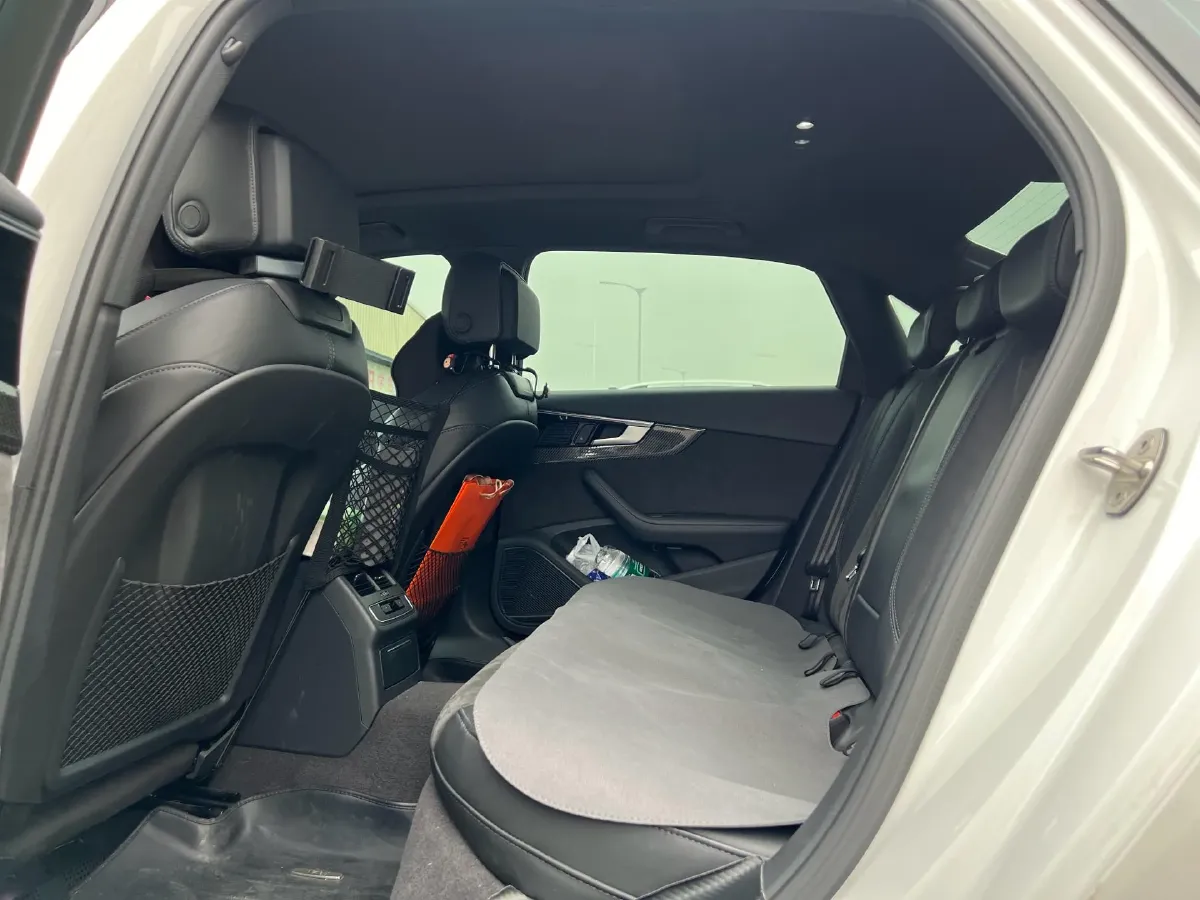 2023 Audi A4L 2.0T 245HP L4 7DCT,autocango,china used car exporter,china ev exporter,chinese used car exporter,chinese used ev exporter