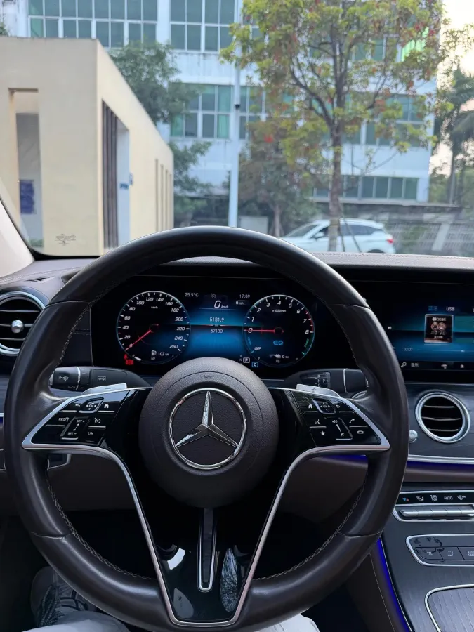 2022 Mercedes-Benz E Class 2.0T 211HP L4 9AT PHEV 25.4KWH,autocango,china used car exporter,china ev exporter,chinese used car exporter,chinese used ev exporter