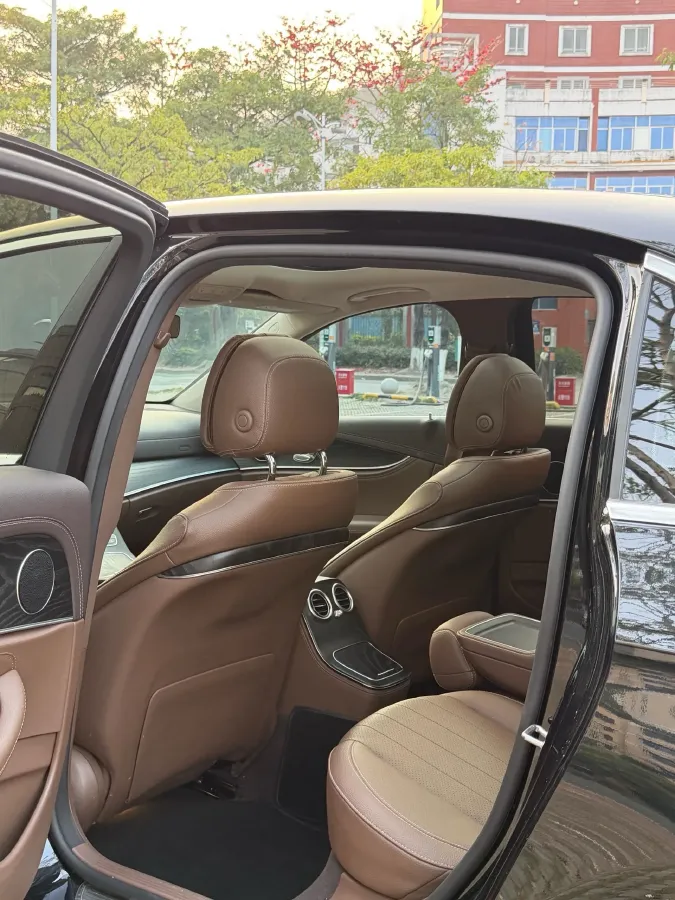 2022 Mercedes-Benz E Class 2.0T 211HP L4 9AT PHEV 25.4KWH,autocango,china used car exporter,china ev exporter,chinese used car exporter,chinese used ev exporter