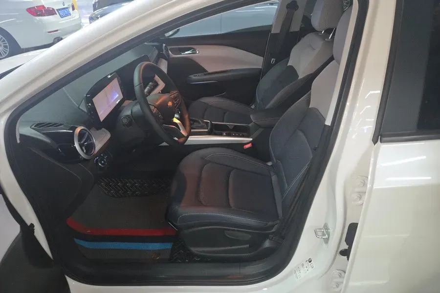 2024 Chevrolet Monza 1.5L 113HP L4 6DCT,autocango,china used car exporter,china ev exporter,chinese used car exporter,chinese used ev exporter