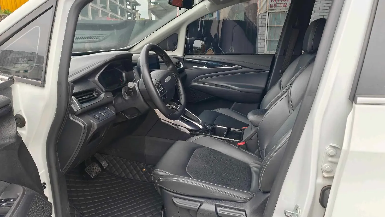 2022 MAXUS G50 1.5T 169HP L4 7DCT,autocango,china used car exporter,china ev exporter,chinese used car exporter,chinese used ev exporter