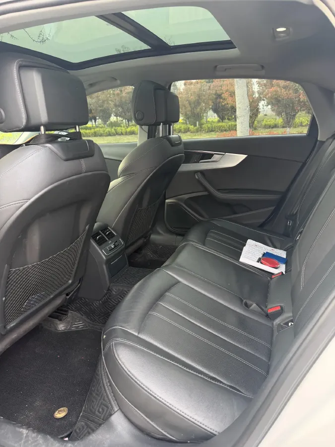 2022 Audi A4L 2.0T 190HP L4 7DCT,autocango,china used car exporter,china ev exporter,chinese used car exporter,chinese used ev exporter