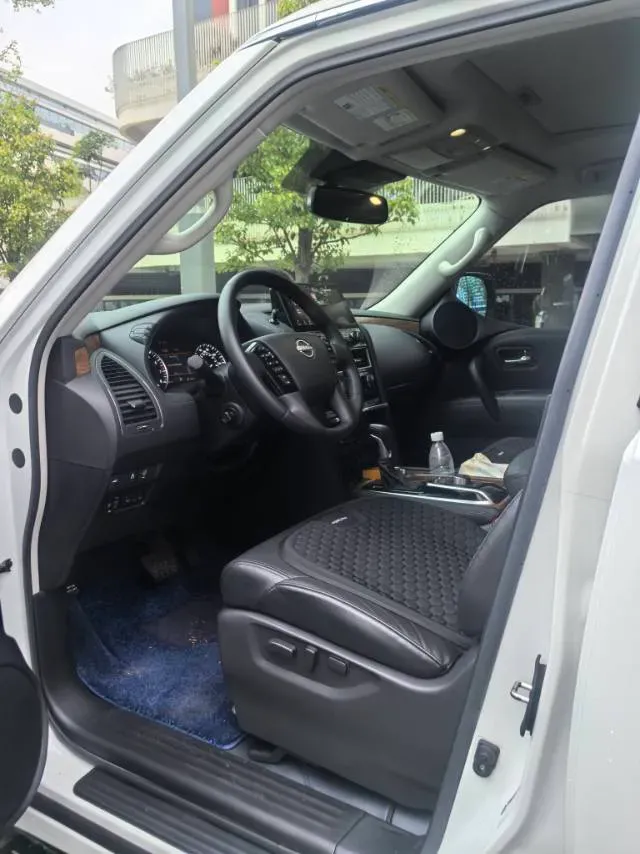 2023 Nissan Patrol 5.6L 400HP V8 7AT,autocango,china used car exporter,china ev exporter,chinese used car exporter,chinese used ev exporter