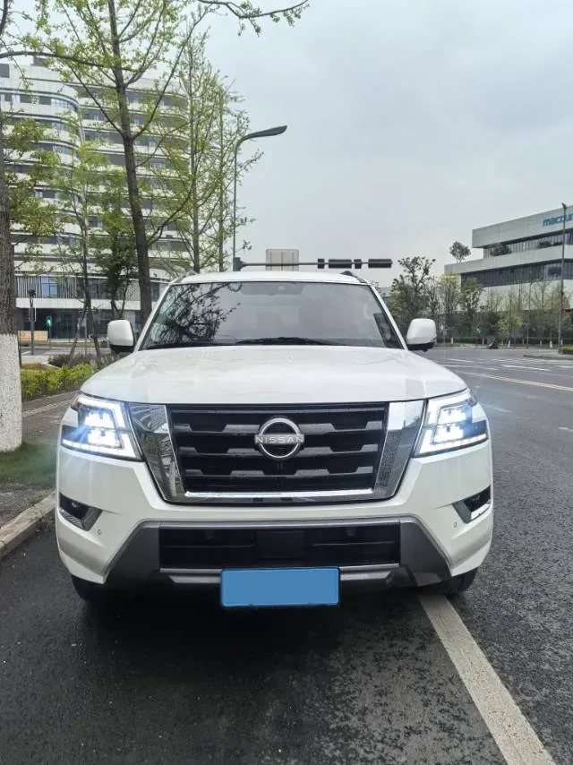2023 Nissan Patrol 5.6L 400HP V8 7AT,autocango,china used car exporter,china ev exporter,chinese used car exporter,chinese used ev exporter