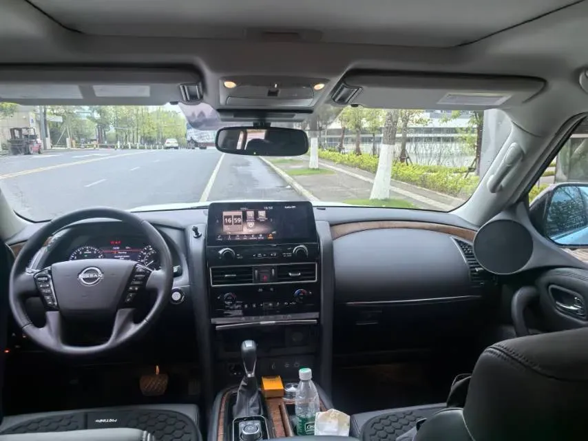 2023 Nissan Patrol 5.6L 400HP V8 7AT,autocango,china used car exporter,china ev exporter,chinese used car exporter,chinese used ev exporter