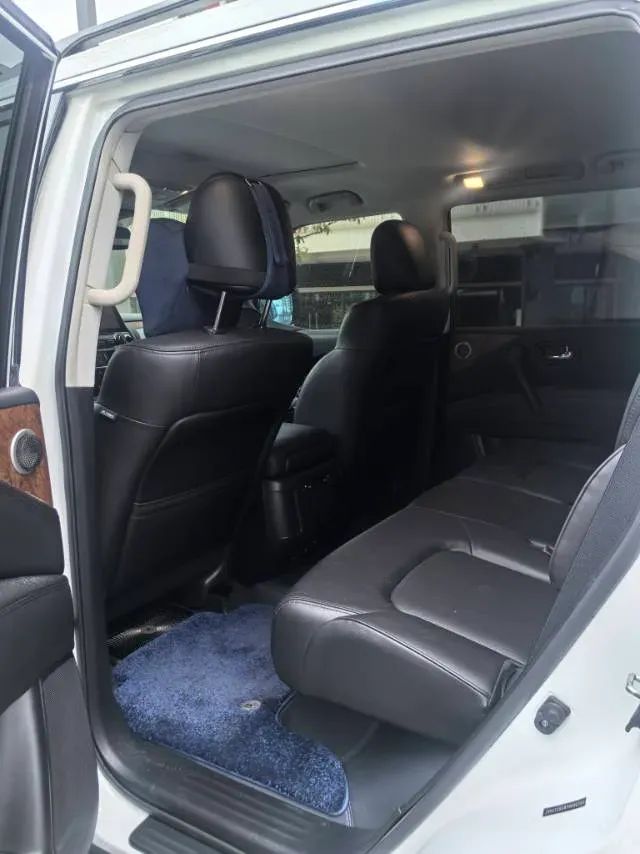 2023 Nissan Patrol 5.6L 400HP V8 7AT,autocango,china used car exporter,china ev exporter,chinese used car exporter,chinese used ev exporter