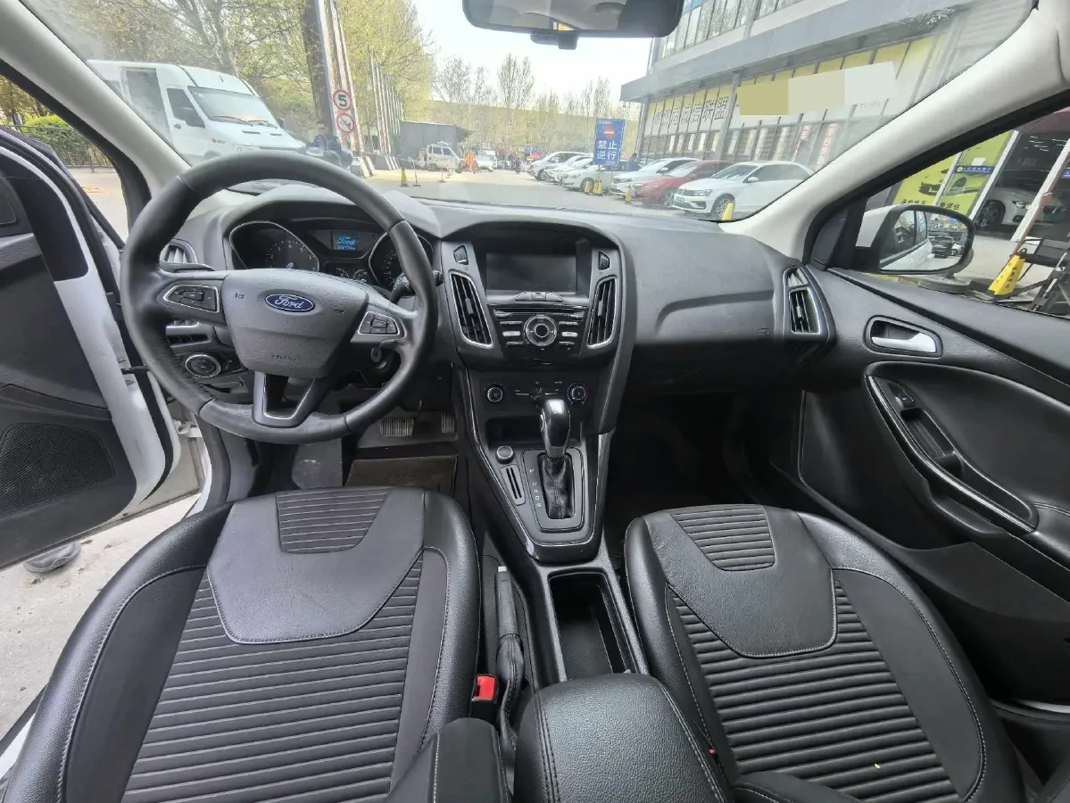 2018 Ford Focus 1.6L 125HP L4 6DCT,autocango,china used car exporter,china ev exporter,chinese used car exporter,chinese used ev exporter