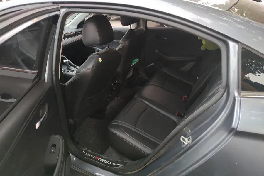 2023 Roewe i5 1.5L 129HP L4 CVT,autocango,china used car exporter,china ev exporter,chinese used car exporter,chinese used ev exporter