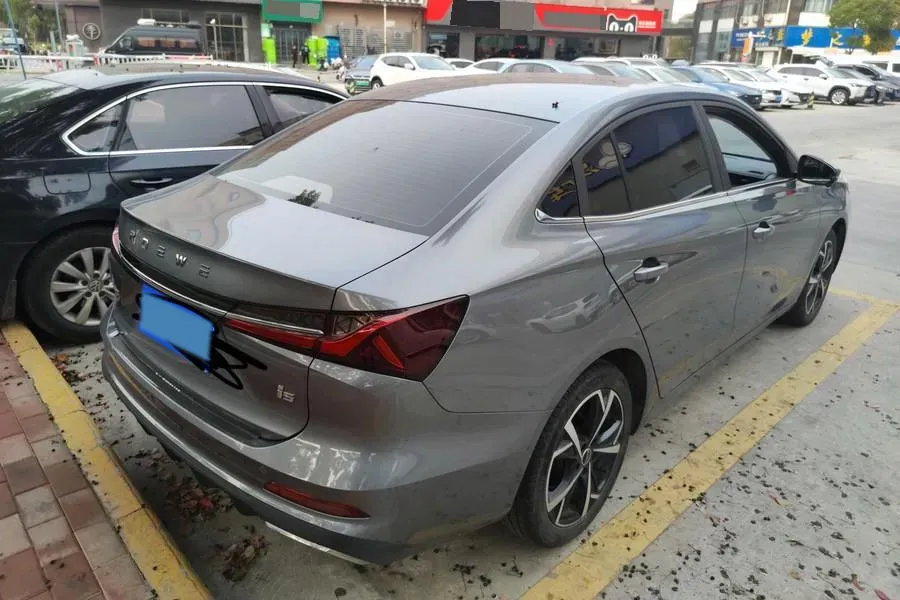 2023 Roewe i5 1.5L 129HP L4 CVT,autocango,china used car exporter,china ev exporter,chinese used car exporter,chinese used ev exporter