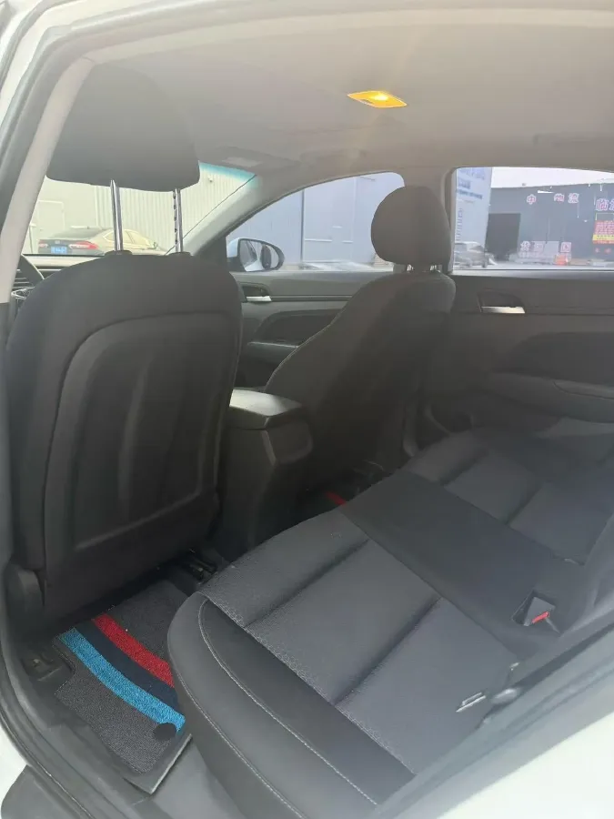 2018 MAXUS XinTu V80 2.5T 136HP L4 6MT,autocango,china used car exporter,china ev exporter,chinese used car exporter,chinese used ev exporter