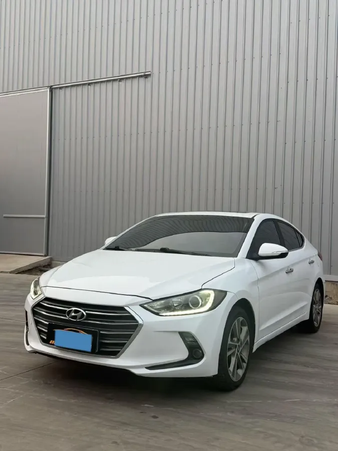 2018 MAXUS XinTu V80 2.5T 136HP L4 6MT,autocango,china used car exporter,china ev exporter,chinese used car exporter,chinese used ev exporter