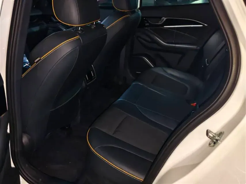 2022 Bestune B70S 2.0T 224HP L4 6AT,autocango,china used car exporter,china ev exporter,chinese used car exporter,chinese used ev exporter