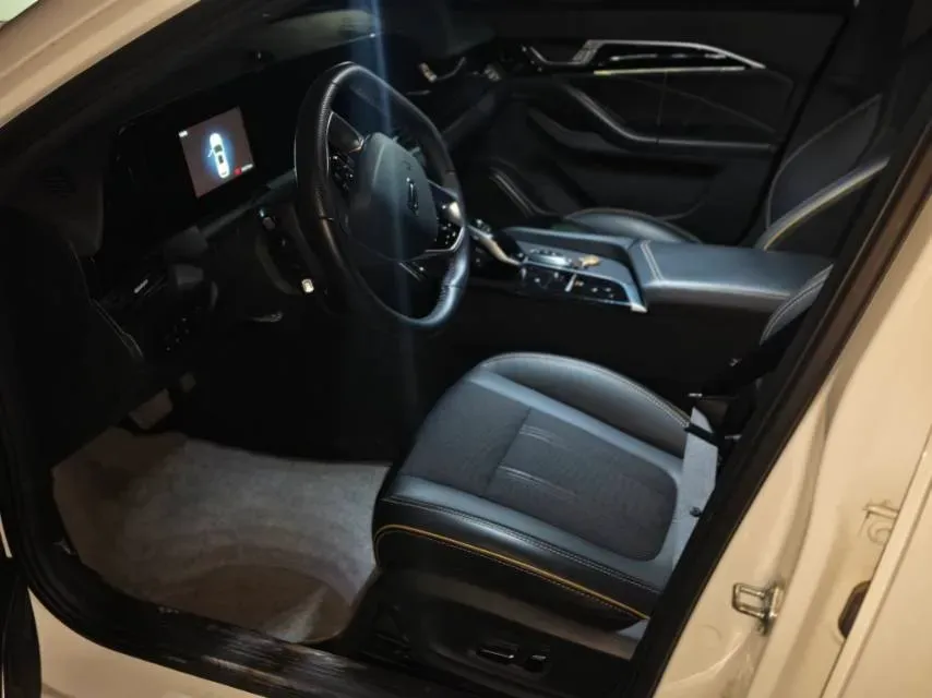 2022 Bestune B70S 2.0T 224HP L4 6AT,autocango,china used car exporter,china ev exporter,chinese used car exporter,chinese used ev exporter