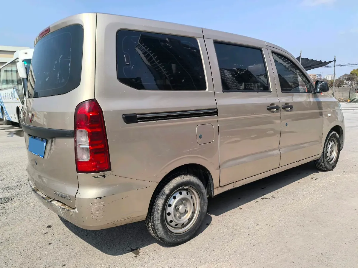 2021 WuLing HongGuang V 1.5L 99HP L4 6MT,autocango,china used car exporter,china ev exporter,chinese used car exporter,chinese used ev exporter