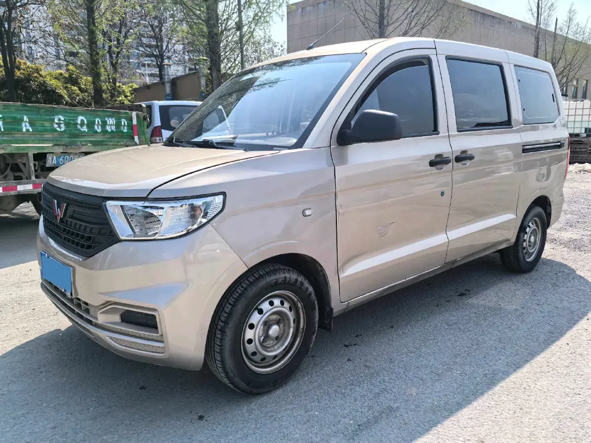 2021 WuLing HongGuang V 1.5L 99HP L4 6MT,autocango,china used car exporter,china ev exporter,chinese used car exporter,chinese used ev exporter
